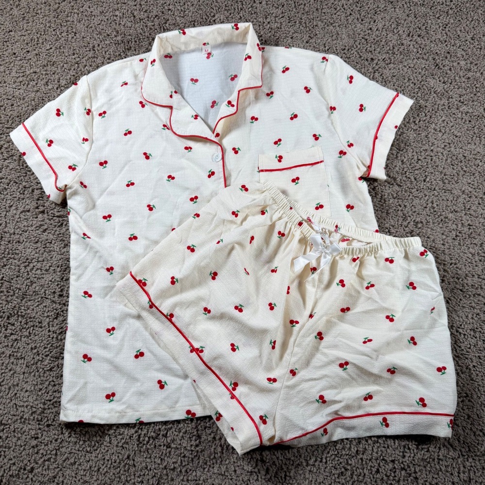Cherry Pajama Set Short Sleeve Shorts Medium sleepwear retro red
PJs cottagecore - Picture 2 of 15